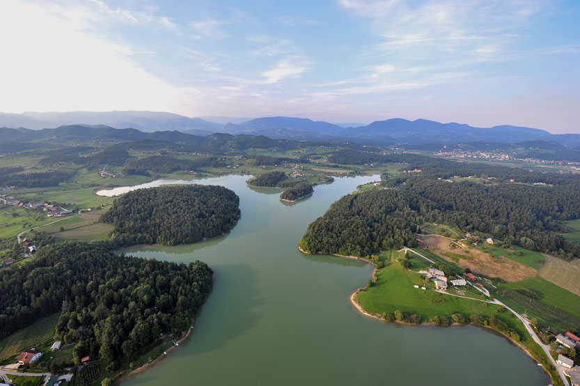 Clanek_2015_02_20_slika-1-smartinsko-jezero.com.jpg