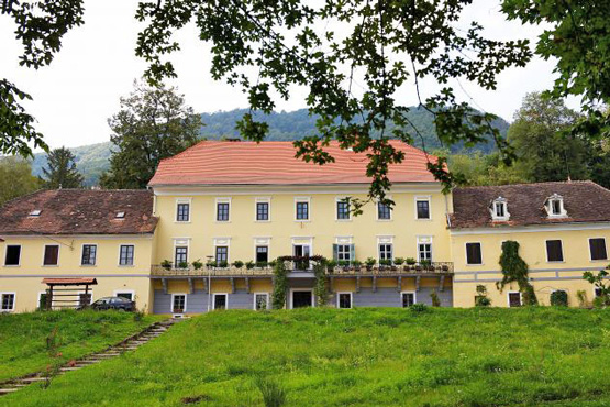 DvorecTrebnik_foto1.jpg
