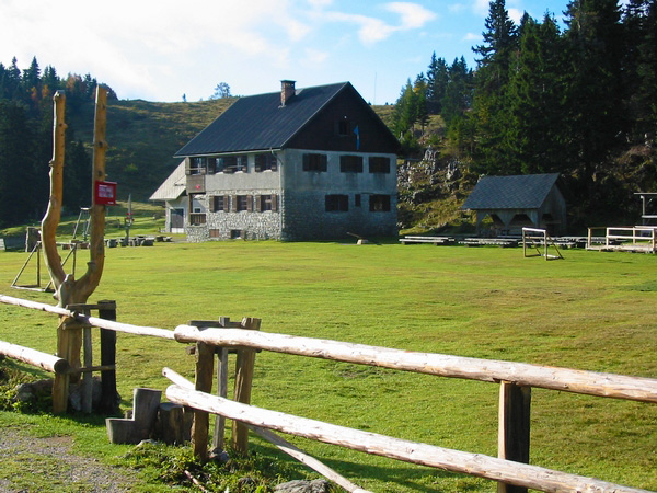 Menina_slika-1-slovenia_600.jpg